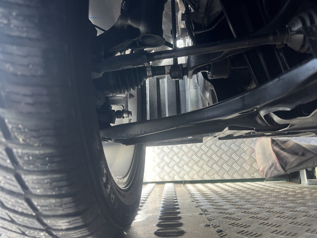 SUZUKI VITARA 1.6 120KM FULL SERWIS ASO 4x4 zero korozji - obrazek 17