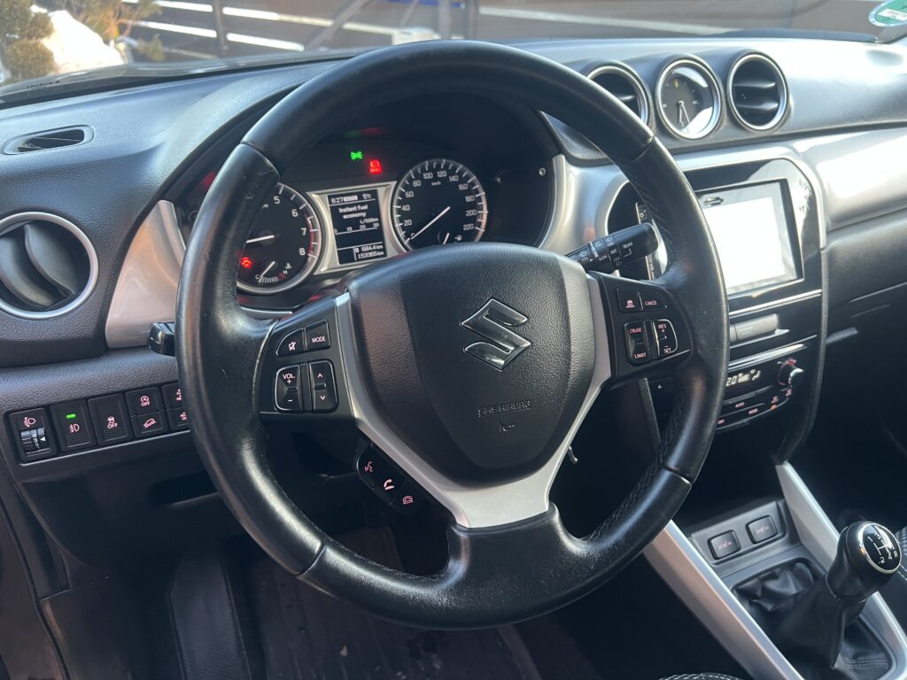 SUZUKI VITARA 1.6 120KM FULL SERWIS ASO 4x4 zero korozji - obrazek 34