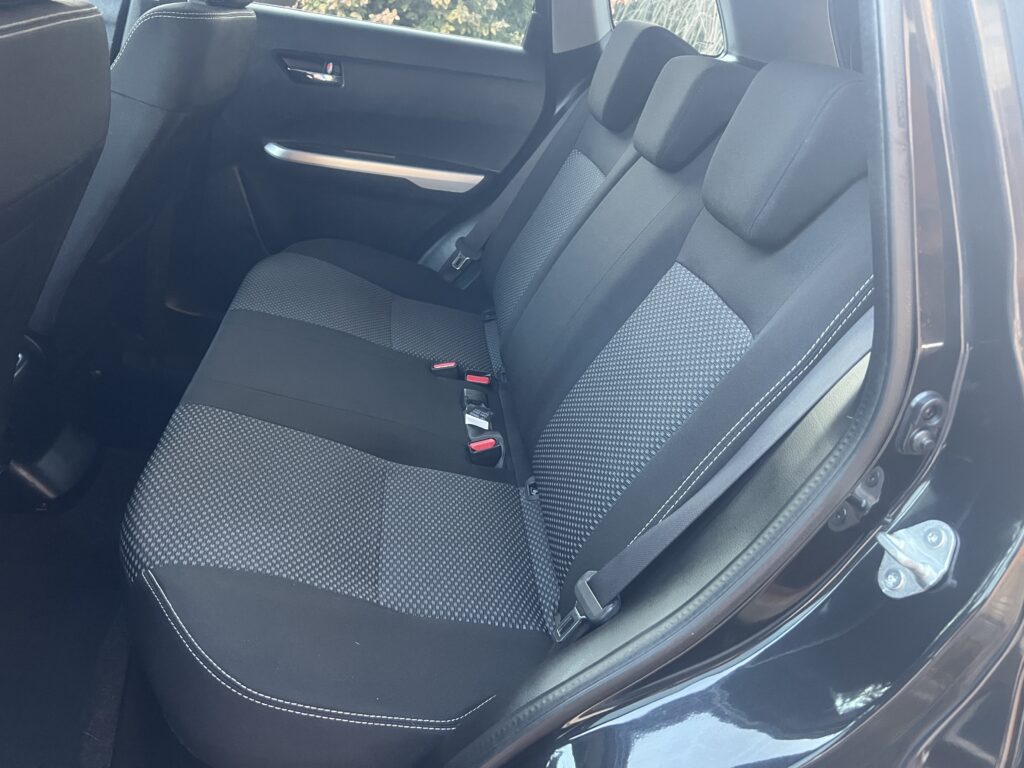 SUZUKI VITARA 1.6 120KM FULL SERWIS ASO 4x4 zero korozji - obrazek 37