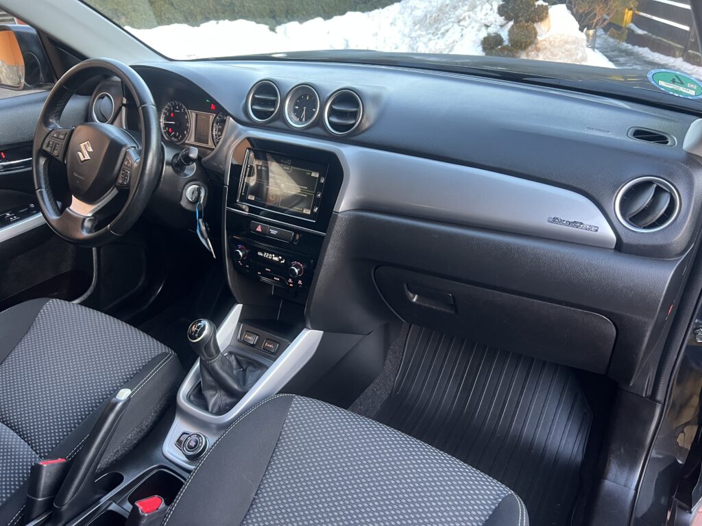 SUZUKI VITARA 1.6 120KM FULL SERWIS ASO 4x4 zero korozji - obrazek 40