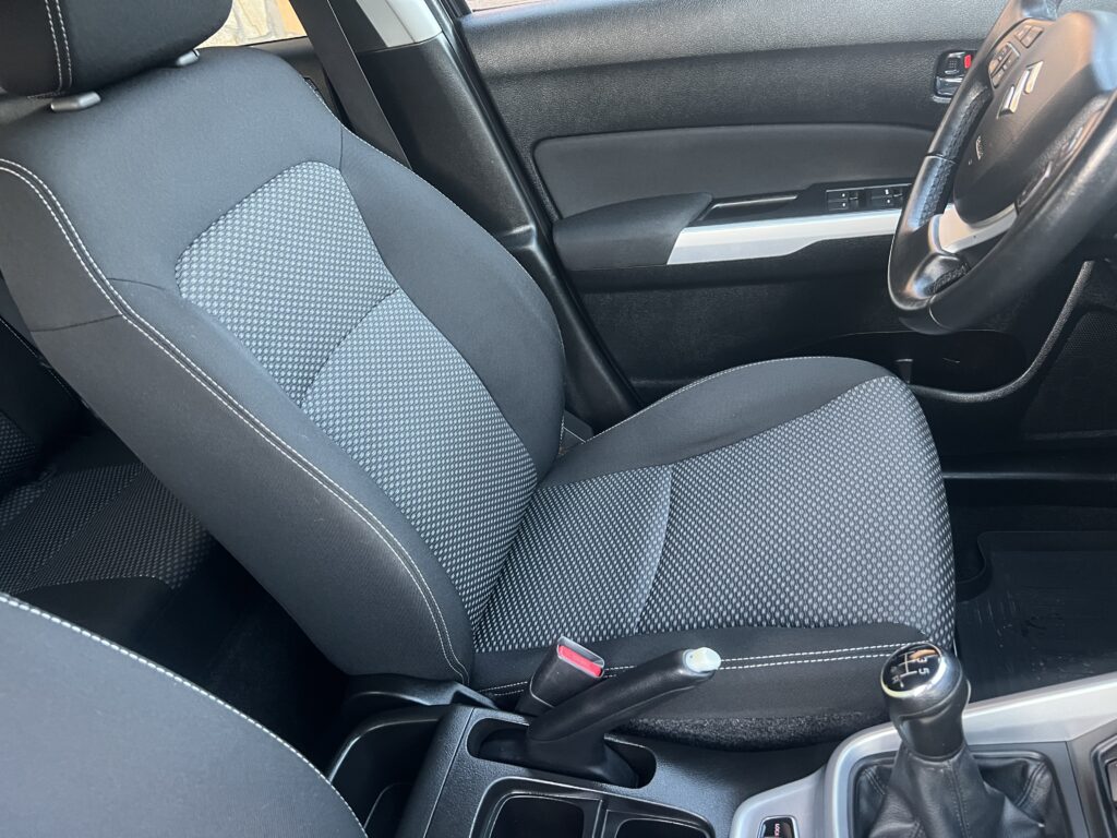 SUZUKI VITARA 1.6 120KM FULL SERWIS ASO 4x4 zero korozji - obrazek 41