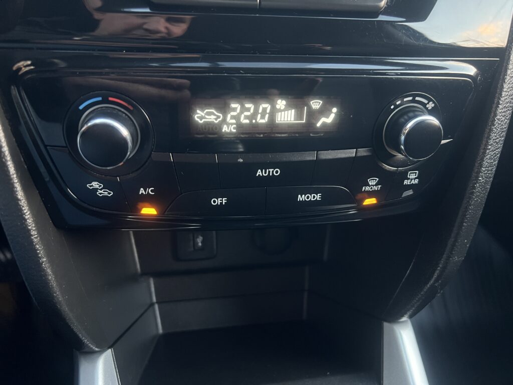 SUZUKI VITARA 1.6 120KM FULL SERWIS ASO 4x4 zero korozji - obrazek 84