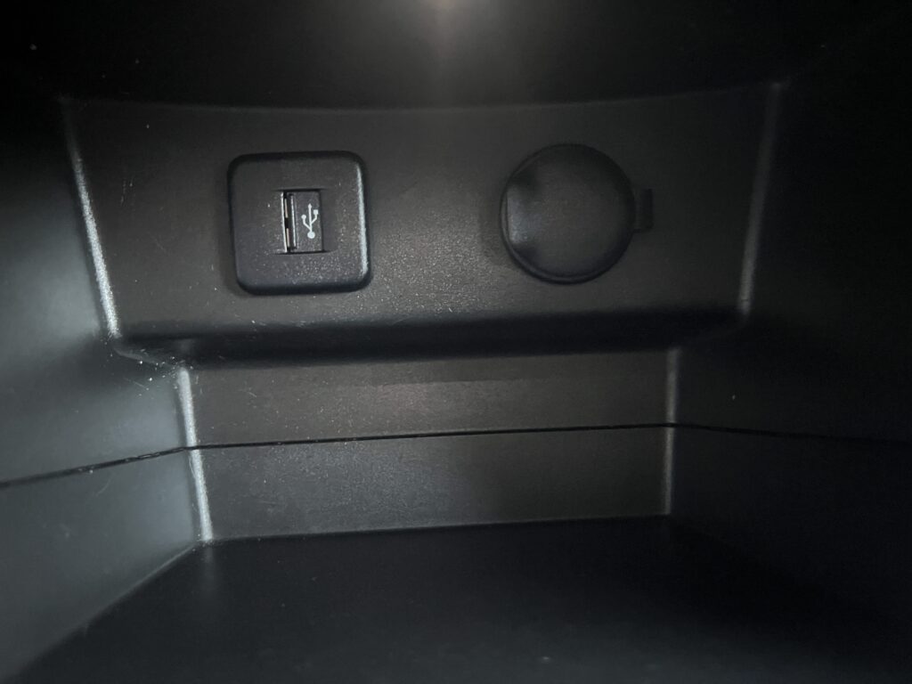 SUZUKI VITARA 1.6 120KM FULL SERWIS ASO 4x4 zero korozji - obrazek 100