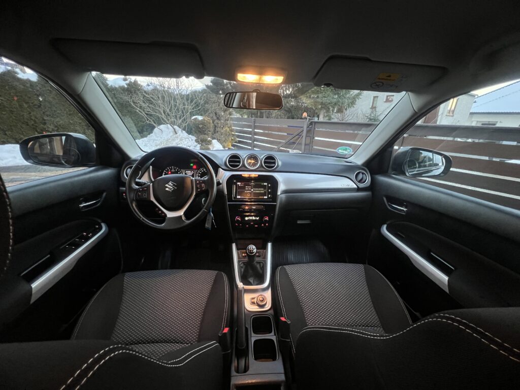 SUZUKI VITARA 1.6 120KM FULL SERWIS ASO 4x4 zero korozji - obrazek 105