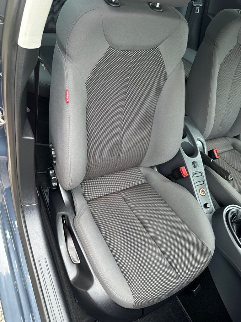 Wkrótce w ofercie SEAT LEON JAK Z SALONU 1.6mpi - obrazek 24