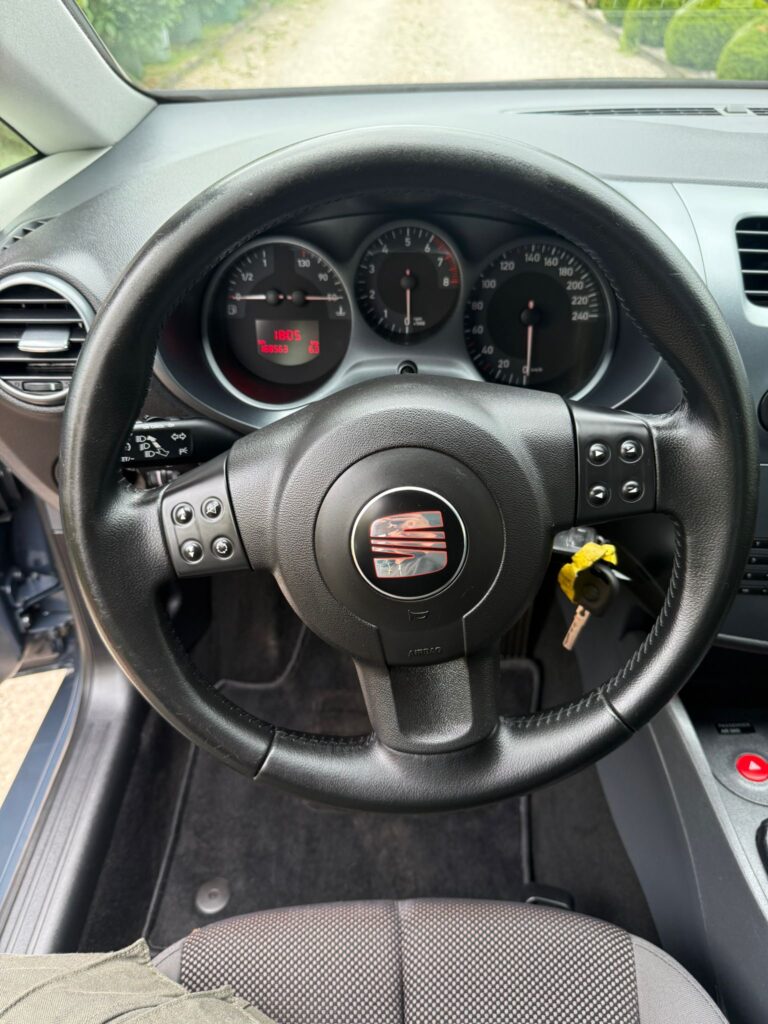 Wkrótce w ofercie SEAT LEON JAK Z SALONU 1.6mpi - obrazek 12