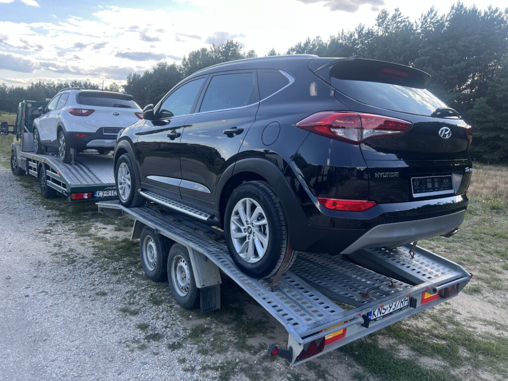 Tucson 1.6TURBO 4x4 automat AUTO JAK NOWE - obrazek 77