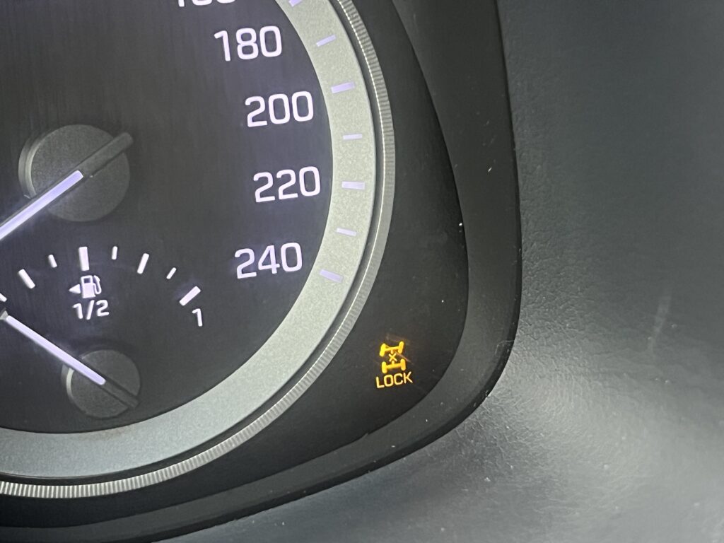 Tucson 1.6TURBO 4x4 automat AUTO JAK NOWE - obrazek 9
