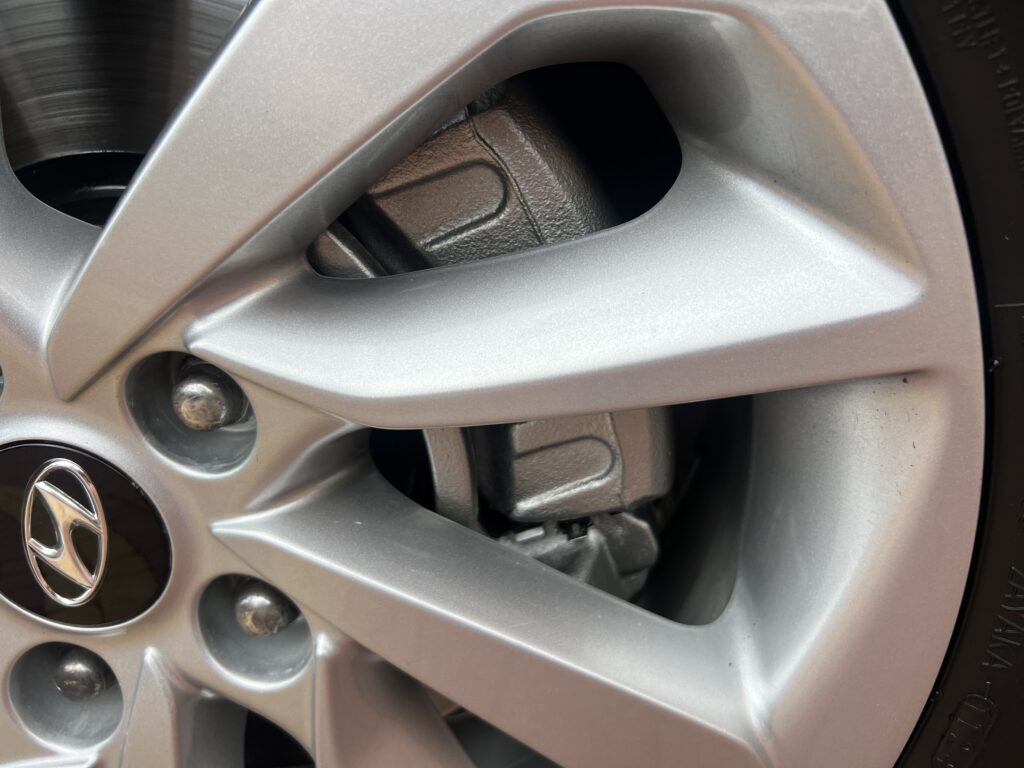 Tucson 1.6TURBO 4x4 automat AUTO JAK NOWE - obrazek 23