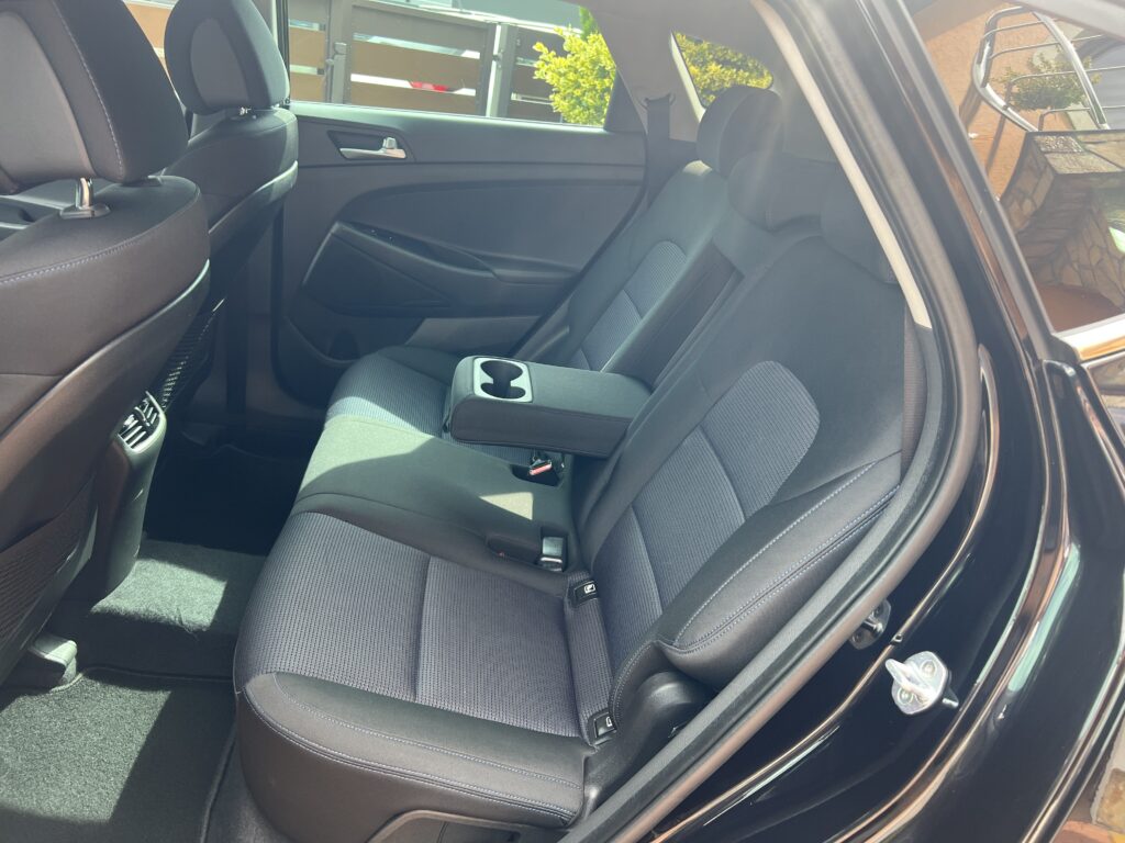 Tucson 1.6TURBO 4x4 automat AUTO JAK NOWE - obrazek 53