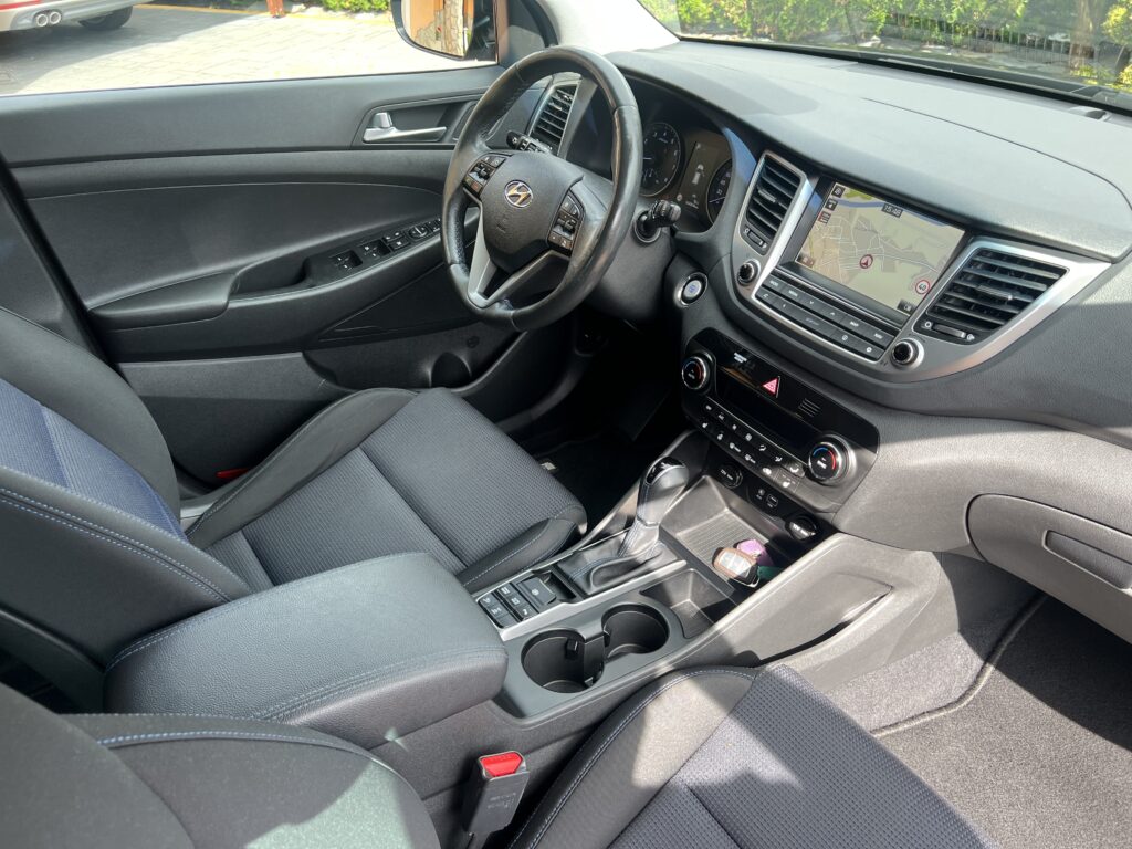 Tucson 1.6TURBO 4x4 automat AUTO JAK NOWE - obrazek 54