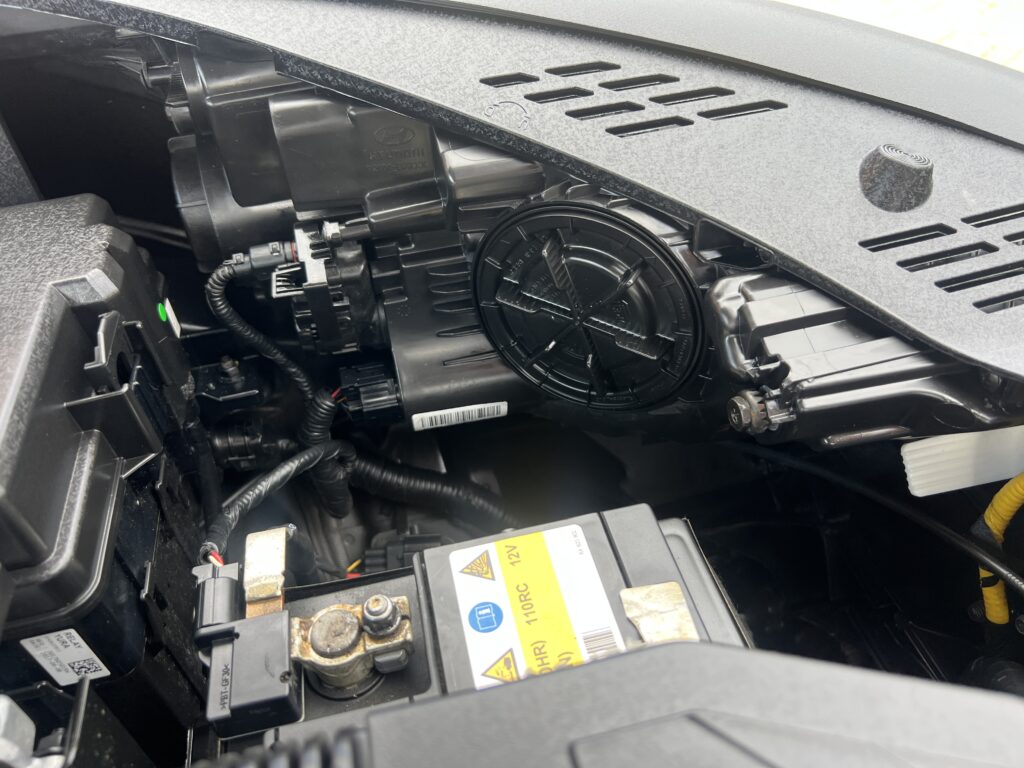Tucson 1.6TURBO 4x4 automat AUTO JAK NOWE - obrazek 64