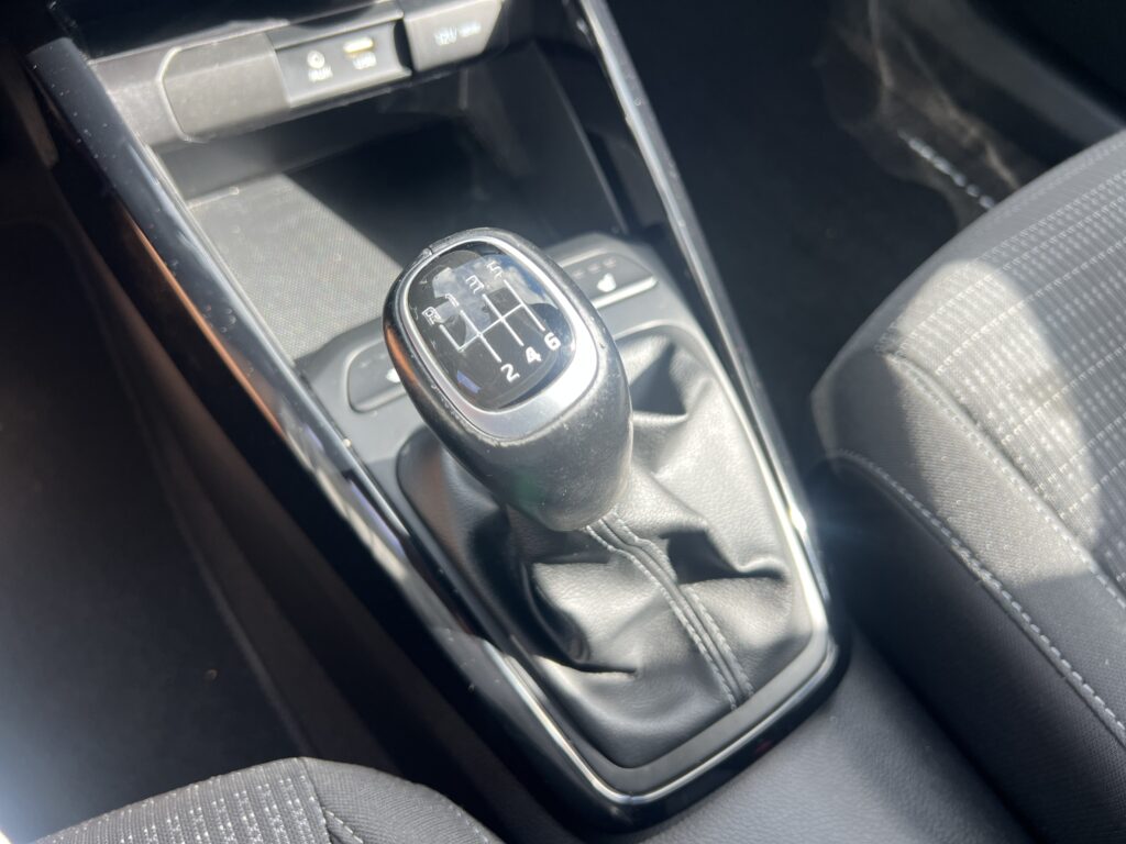 Kia STONIC 1.4 100KM 2018r przebieg 68 tys.km auto w ORYGINALE. - obrazek 5