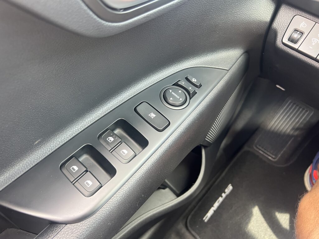 Kia STONIC 1.4 100KM 2018r przebieg 68 tys.km auto w ORYGINALE. - obrazek 8