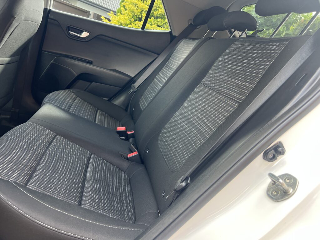 Kia STONIC 1.4 100KM 2018r przebieg 68 tys.km auto w ORYGINALE. - obrazek 26