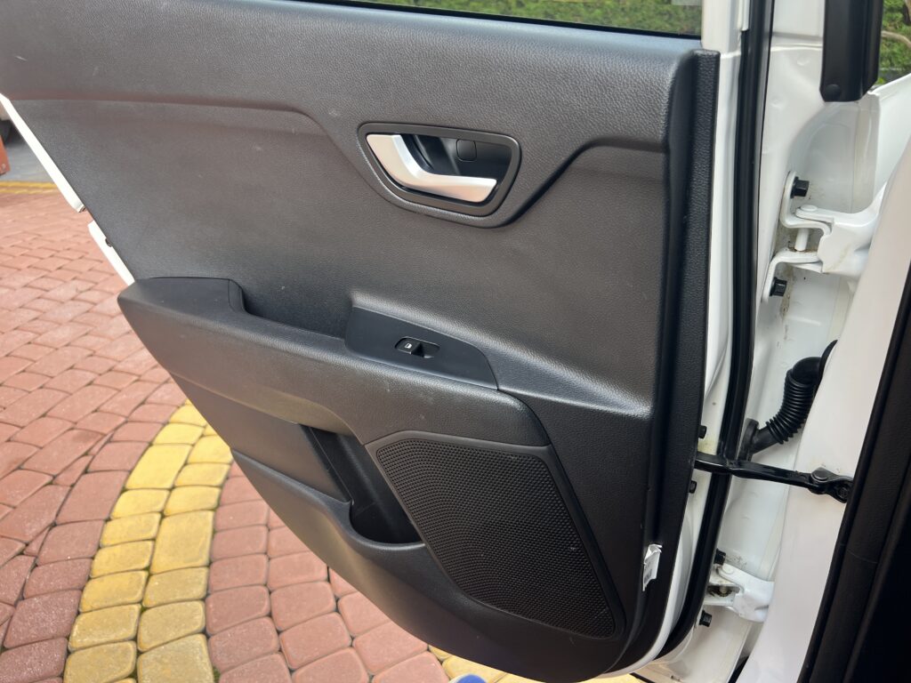 Kia STONIC 1.4 100KM 2018r przebieg 68 tys.km auto w ORYGINALE. - obrazek 35