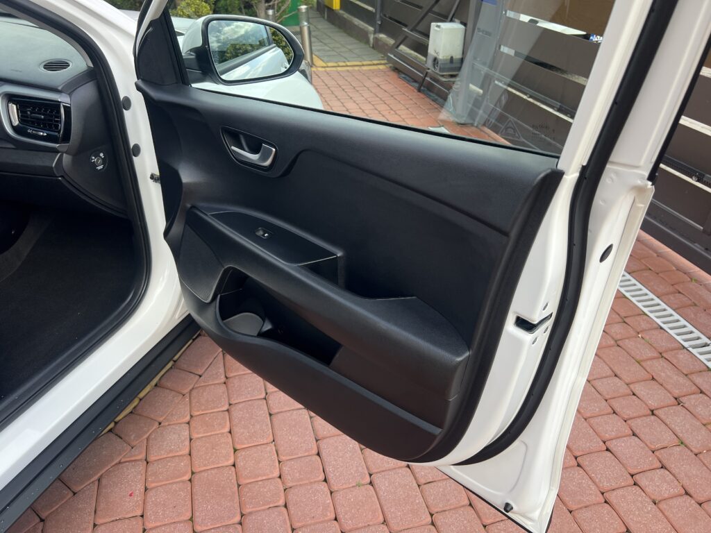 Kia STONIC 1.4 100KM 2018r przebieg 68 tys.km auto w ORYGINALE. - obrazek 40