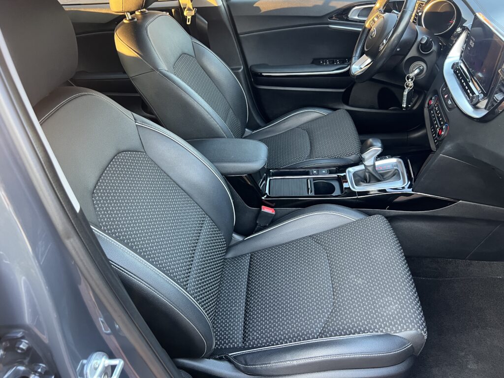 Kia Xceed 1.6 Turbo-gdi 204 KM AUTO W STANIE SALONOWYM FULL SERWIS ASO - obrazek 22