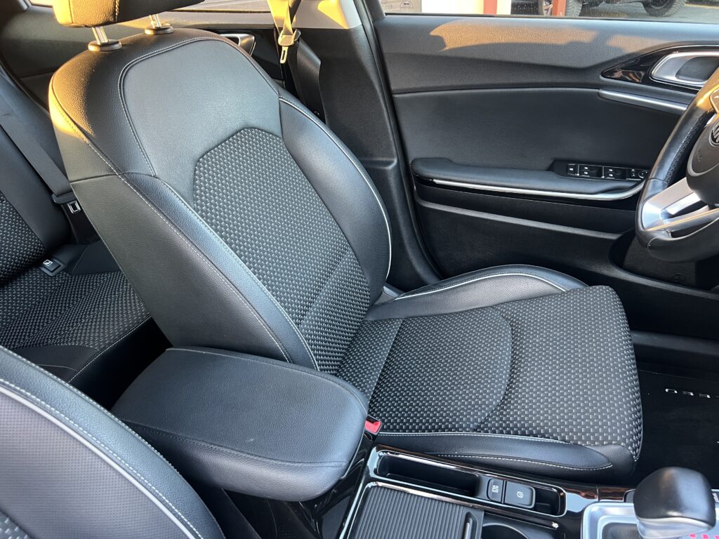 Kia Xceed 1.6 Turbo-gdi 204 KM AUTO W STANIE SALONOWYM FULL SERWIS ASO - obrazek 23