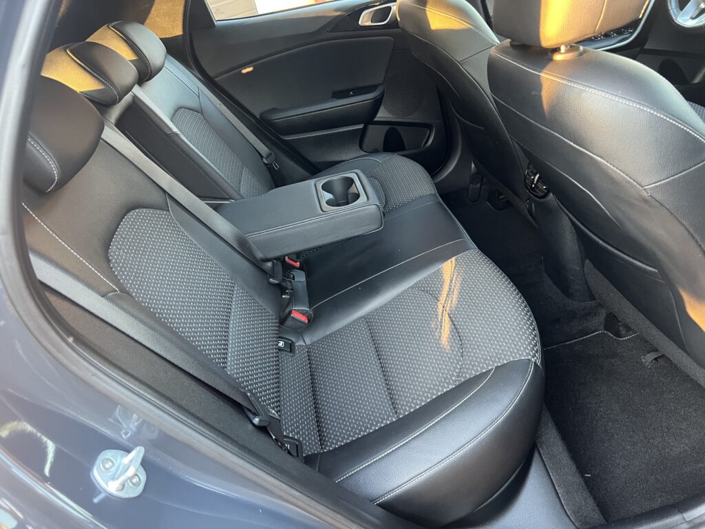 Kia Xceed 1.6 Turbo-gdi 204 KM AUTO W STANIE SALONOWYM FULL SERWIS ASO - obrazek 28