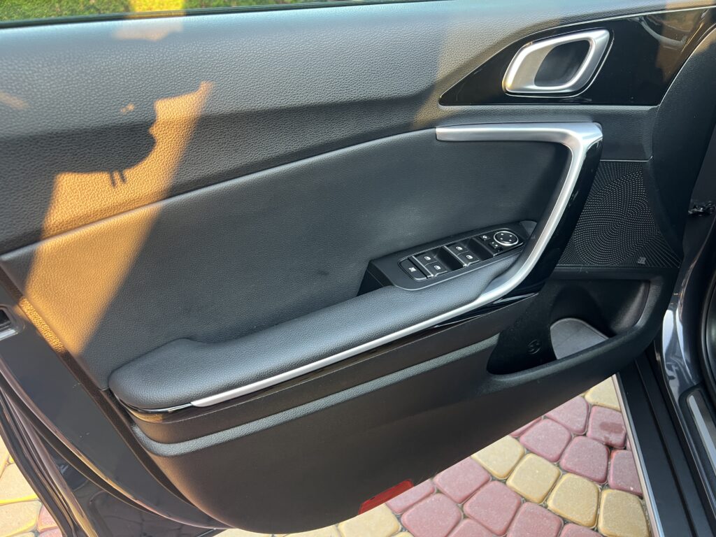 Kia Xceed 1.6 Turbo-gdi 204 KM AUTO W STANIE SALONOWYM FULL SERWIS ASO - obrazek 32