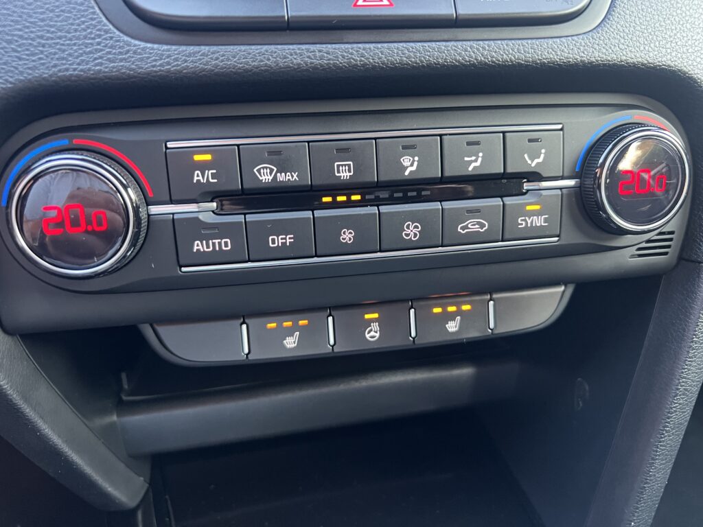 Kia Xceed 1.6 Turbo-gdi 204 KM AUTO W STANIE SALONOWYM FULL SERWIS ASO - obrazek 34