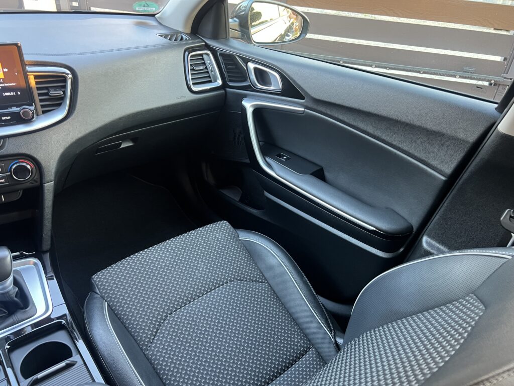 Kia Xceed 1.6 Turbo-gdi 204 KM AUTO W STANIE SALONOWYM FULL SERWIS ASO - obrazek 89