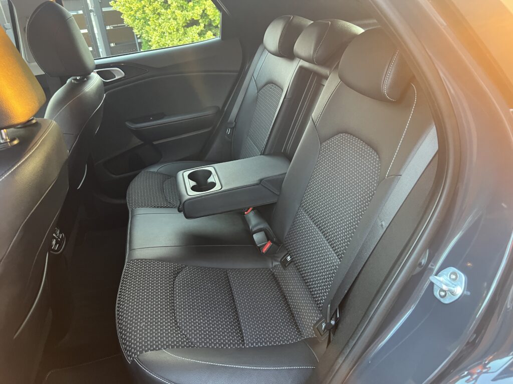 Kia Xceed 1.6 Turbo-gdi 204 KM AUTO W STANIE SALONOWYM FULL SERWIS ASO - obrazek 100