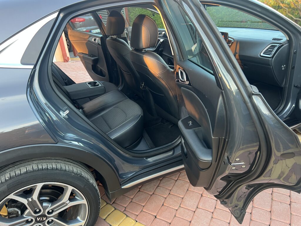 Kia Xceed 1.6 Turbo-gdi 204 KM AUTO W STANIE SALONOWYM FULL SERWIS ASO - obrazek 105