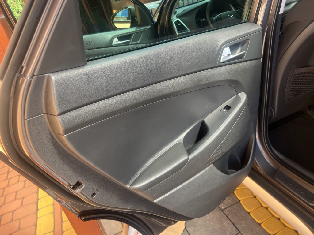Hyundai Tucson 1.6 T-gdi 177 KM automat 2018r - obrazek 46