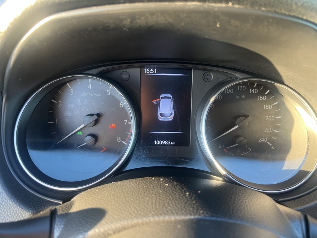 Nissan qashqai 1.6turbo biała perła-AUTO JAK NOWE W ORYGINALE 100tys.km - obrazek 44