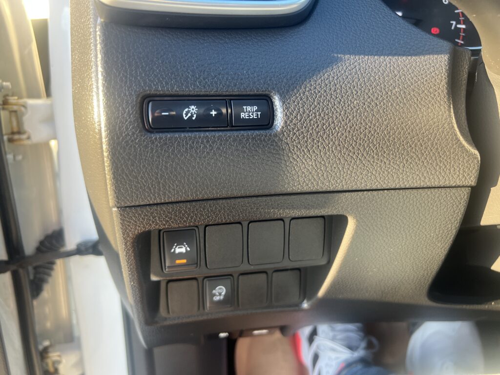 Nissan qashqai 1.6turbo biała perła-AUTO JAK NOWE W ORYGINALE 100tys.km - obrazek 48