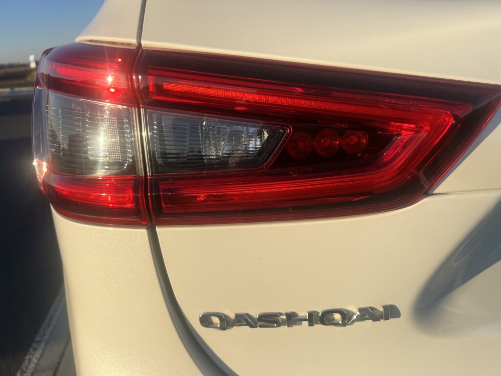 Nissan qashqai 1.6turbo biała perła-AUTO JAK NOWE W ORYGINALE 100tys.km - obrazek 57