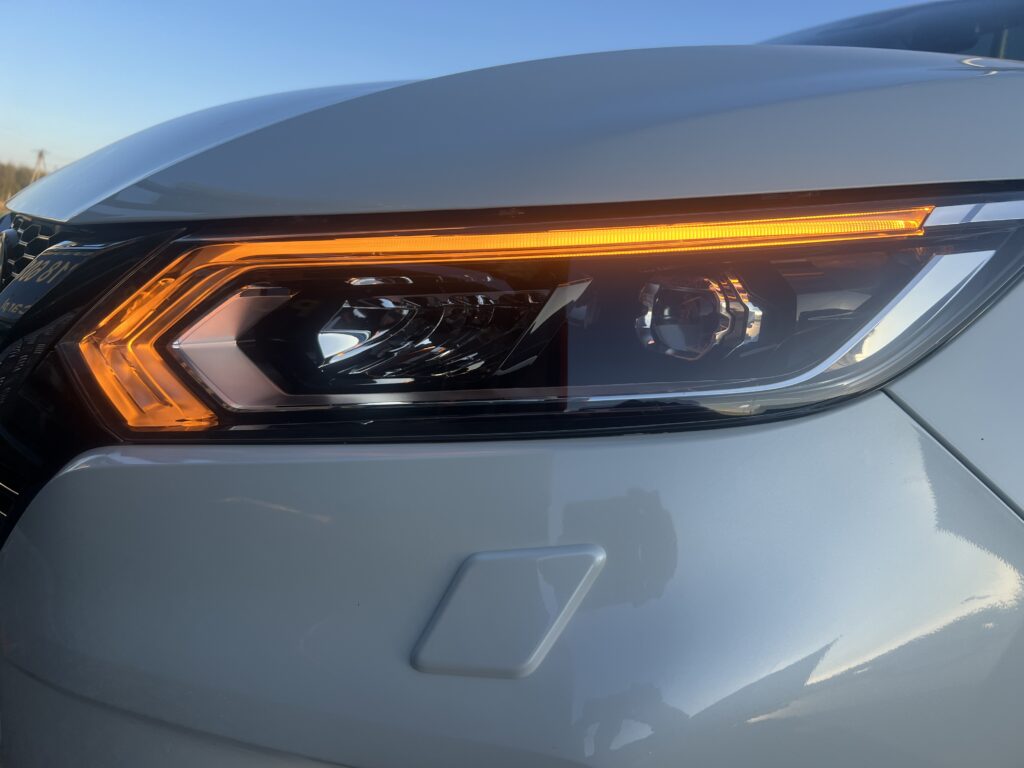 Nissan qashqai 1.6turbo biała perła-AUTO JAK NOWE W ORYGINALE 100tys.km - obrazek 59