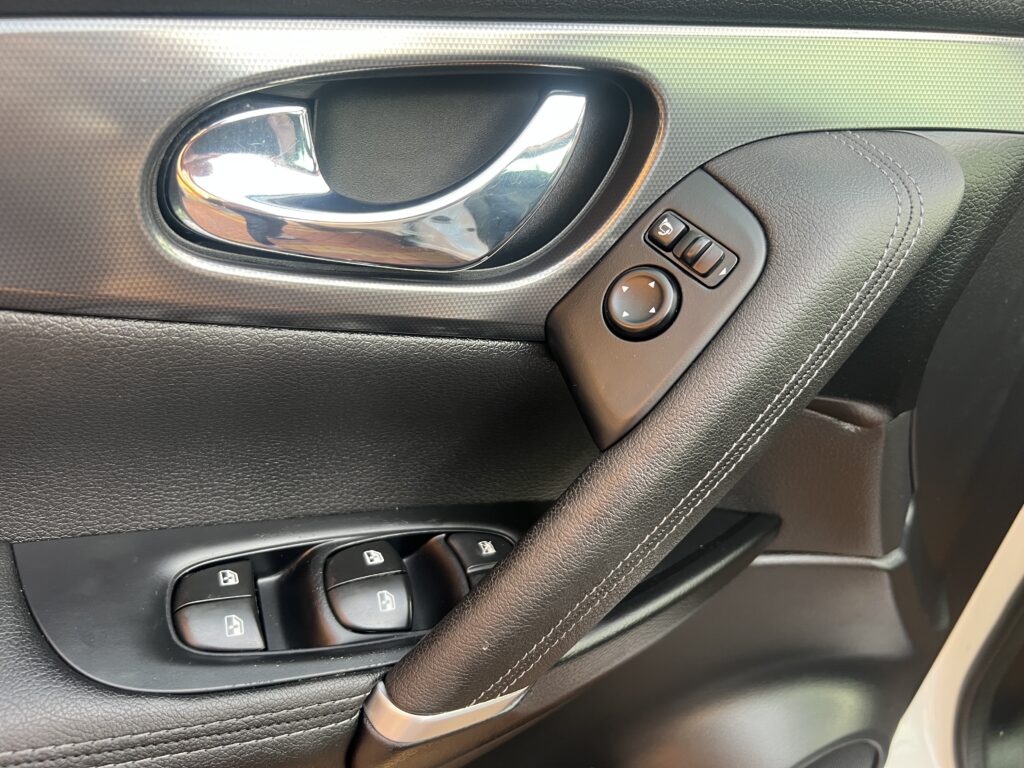 Nissan qashqai 1.6turbo biała perła-AUTO JAK NOWE W ORYGINALE 100tys.km - obrazek 68