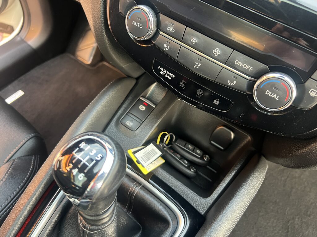 Nissan qashqai 1.6turbo biała perła-AUTO JAK NOWE W ORYGINALE 100tys.km - obrazek 81