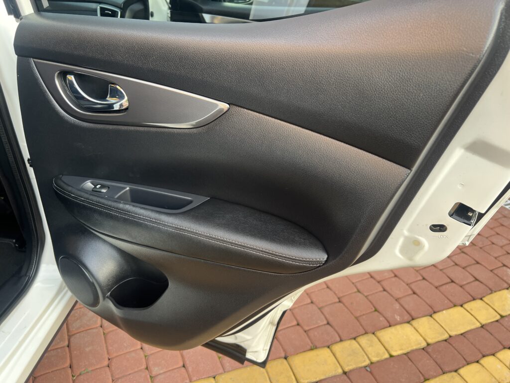 Nissan qashqai 1.6turbo biała perła-AUTO JAK NOWE W ORYGINALE 100tys.km - obrazek 85