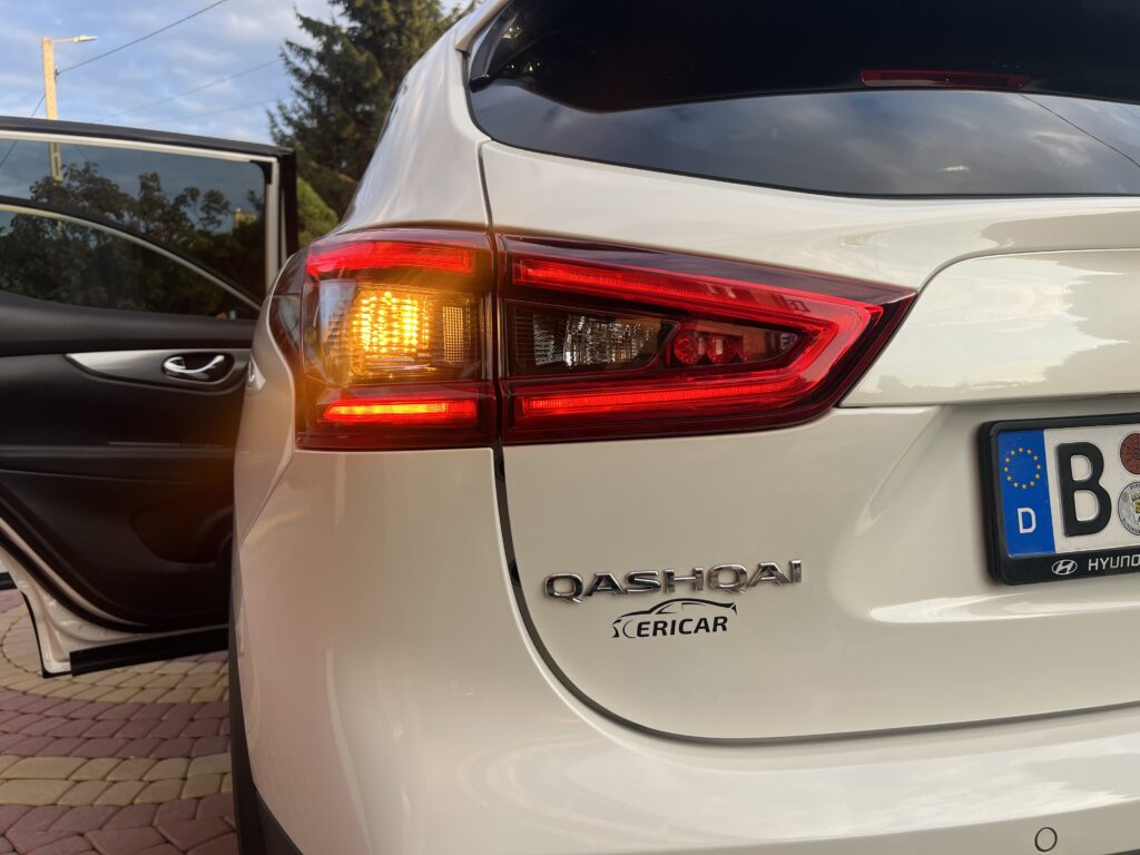 Nissan qashqai 1.6turbo biała perła-AUTO JAK NOWE W ORYGINALE 100tys.km - obrazek 10