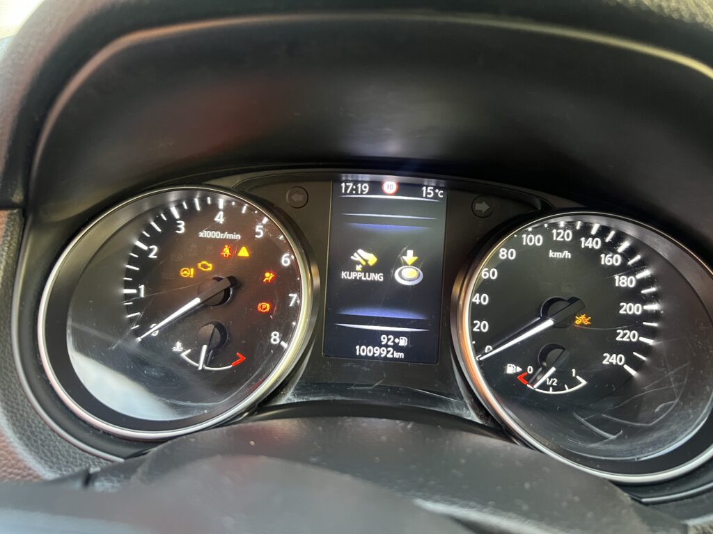 Nissan qashqai 1.6turbo biała perła-AUTO JAK NOWE W ORYGINALE 100tys.km - obrazek 124
