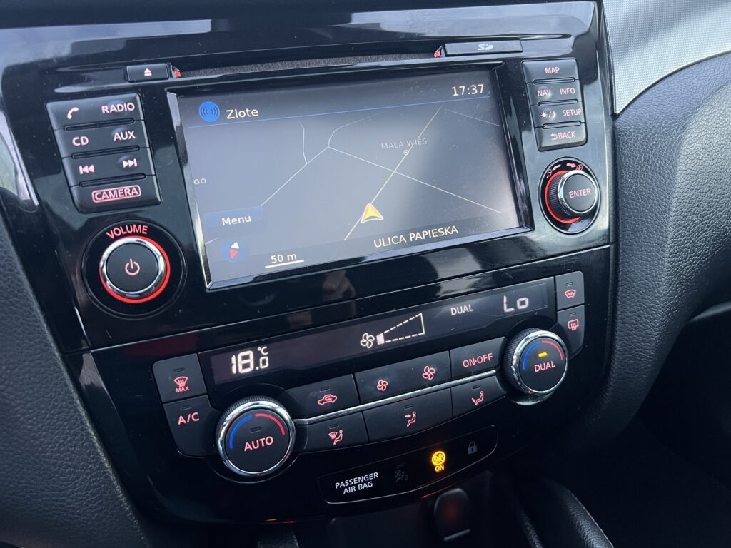 Nissan qashqai 1.6turbo biała perła-AUTO JAK NOWE W ORYGINALE 100tys.km - obrazek 128